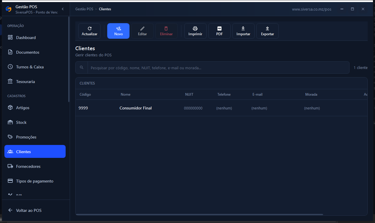 Figura · Clientes. Lista full-width com pesquisa ampla; ao Novo / Editar abre drawer à direita sobre a lista.